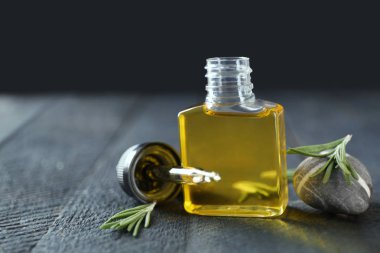 Şişe biberiye yağı ile 