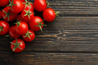 Taze vişneli domates.