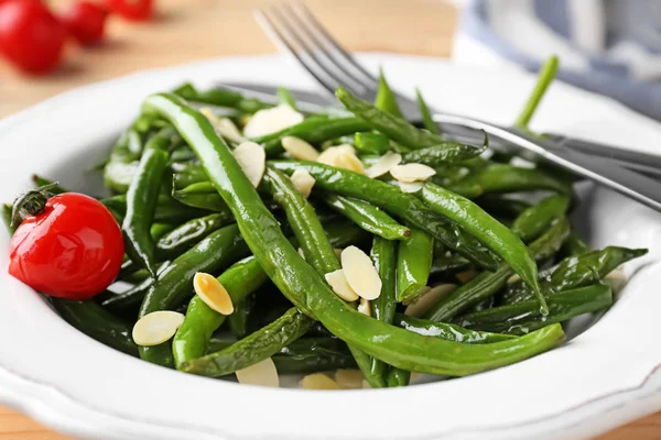 Delicious green beans and almond — Stock Photo, Image