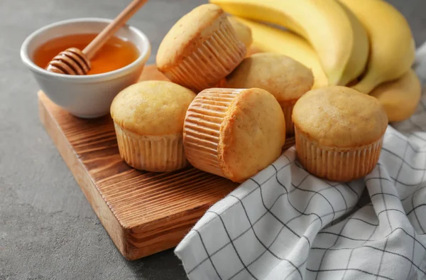 Composição com muffins de banana — Fotografia de Stock