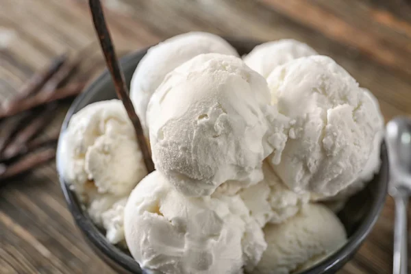 Bolas de helado de vainilla — Foto de Stock