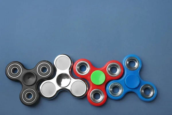 Diferentes spinners modernos — Fotografia de Stock