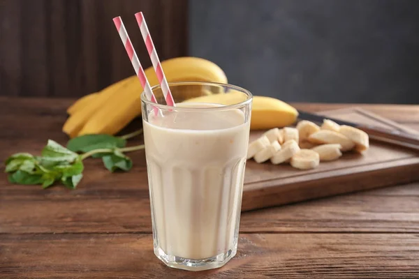 Delicious banana smoothie — Stock Photo, Image
