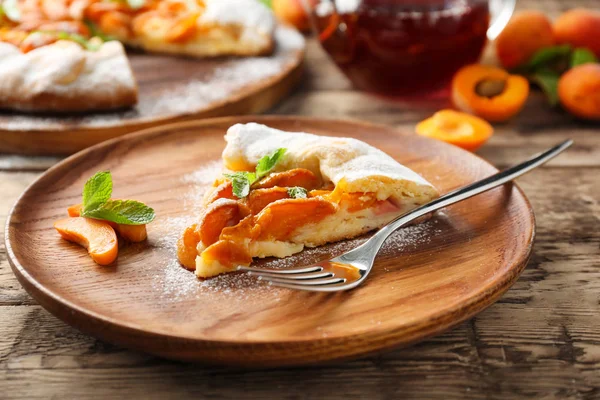 Lezzetli kayısı kek