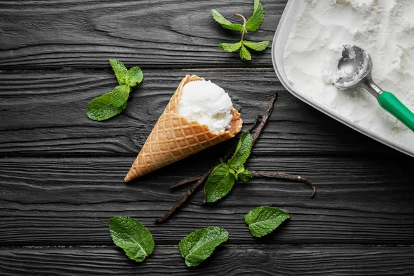 lezzetli vanilyalı dondurma