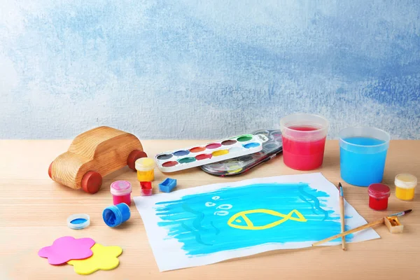 Pintura infantil en la mesa —  Fotos de Stock