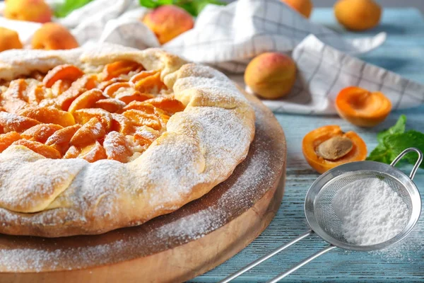 Lezzetli kayısı kek