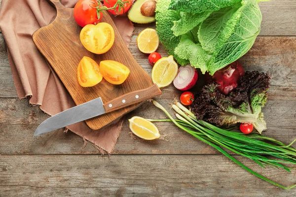 Komposition mit frischem Gemüse — Stockfoto