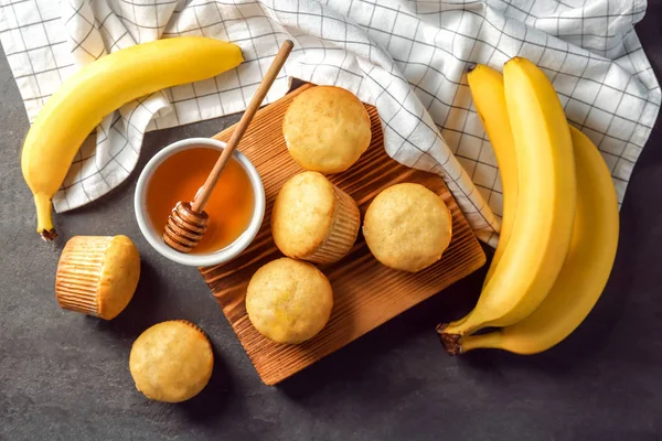 Composição com muffins de banana — Fotografia de Stock