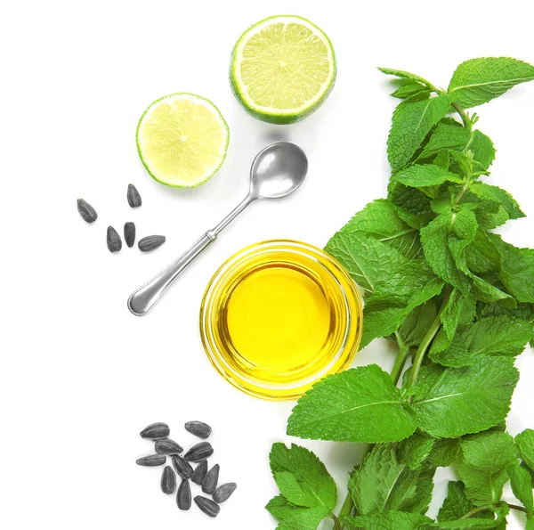 Pişirme yağı, nane ve ayçiçeği tohumu ile kompozisyon 