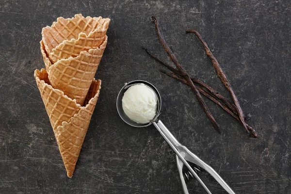 lezzetli vanilyalı dondurma