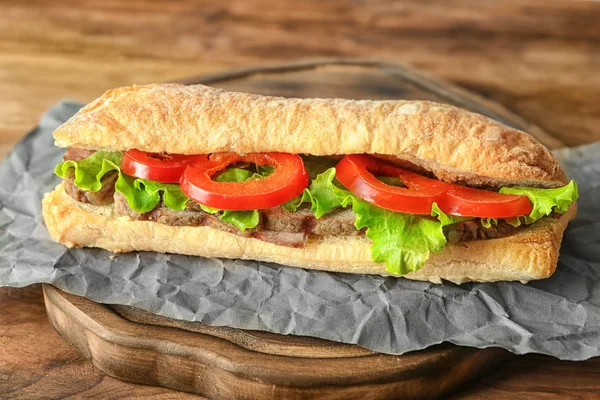 Delicious steak sandwich — Stock Photo, Image