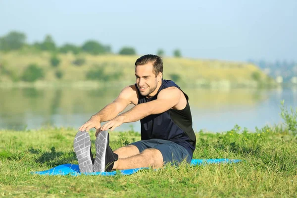 Young man training — Stock Photo, Image