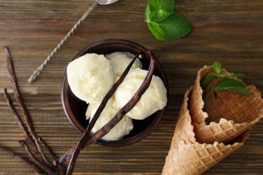 lezzetli vanilyalı dondurma