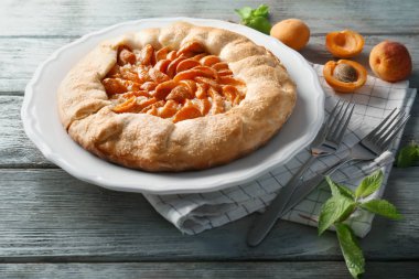 Lezzetli kayısı kek