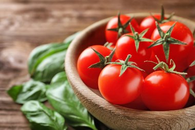 Taze vişneli domates.