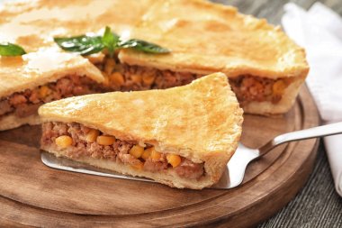 Lezzetli etli börek