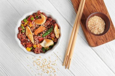 kahverengi pirinç ve sebze