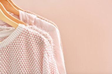 Kayısı elbise askıları 