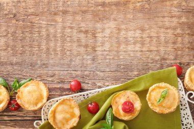 Lezzetli küçük etli turtalar