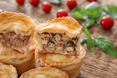 Lezzetli küçük etli turtalar