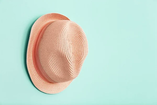Moreli kapelusz na modny kolor tła — Zdjęcie stockowe