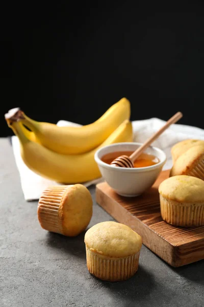 Composição com muffins de banana — Fotografia de Stock