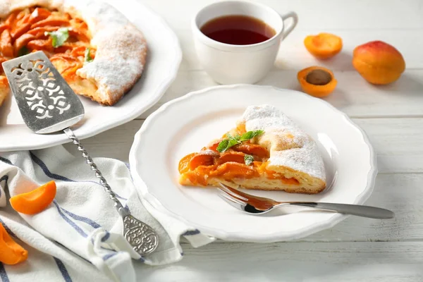 Lezzetli kayısı kek