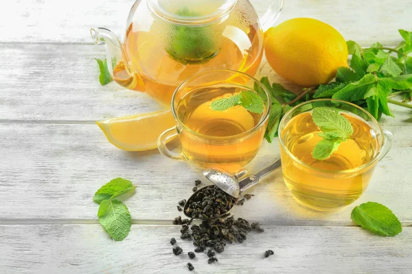 Tè con foglie di menta — Foto Stock