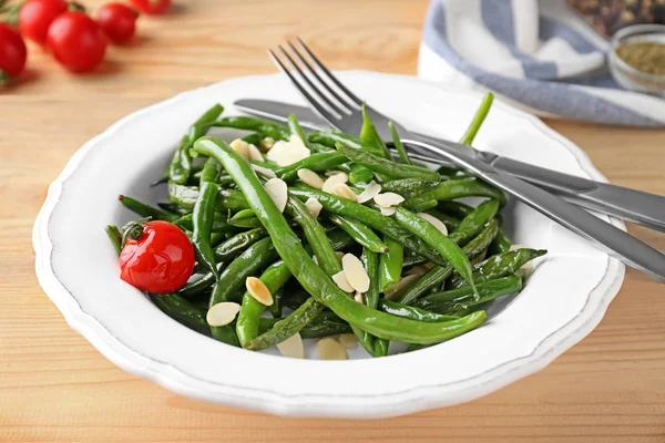 Delicious green beans and almond — Stock Photo, Image