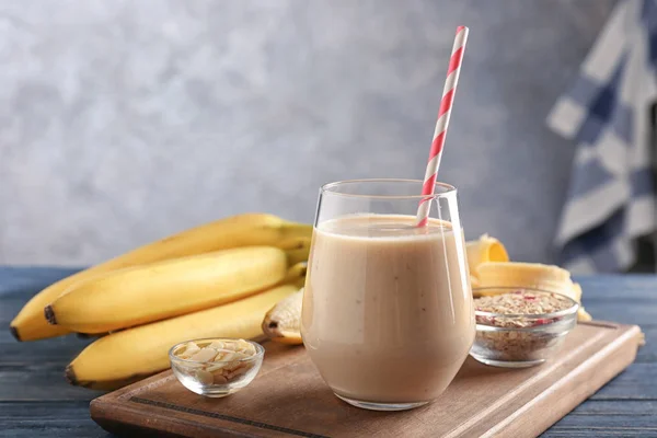 Delicioso batido de plátano —  Fotos de Stock