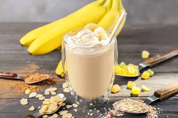 Läcker banan smoothie — Stockfoto