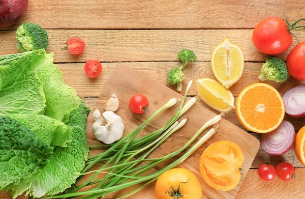 Composição com legumes e frutas frescas — Fotografia de Stock