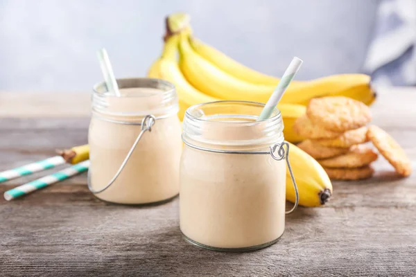 Delicioso batido de plátano —  Fotos de Stock