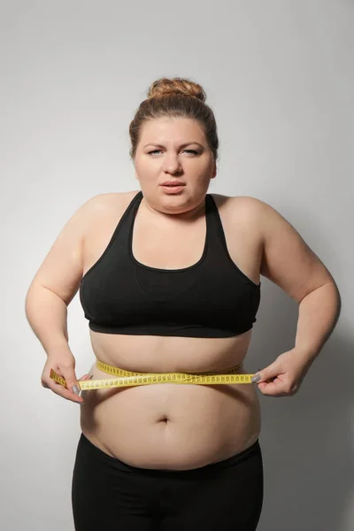 Wanita muda kelebihan berat badan — Stok Foto