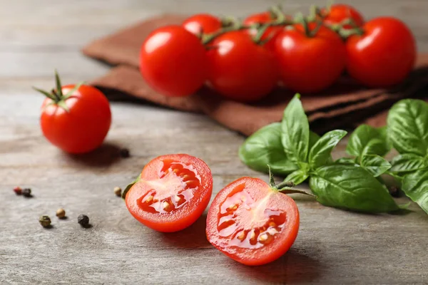 Tomates cherry frescos — Foto de Stock