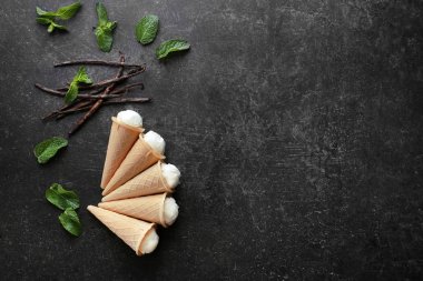 lezzetli vanilyalı dondurma