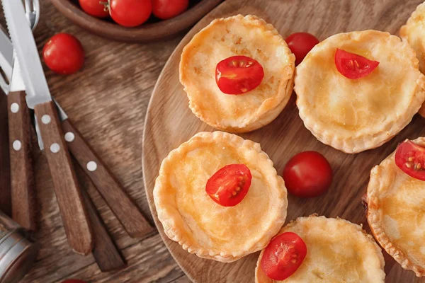 Délicieuses petites tartes à la viande — Photo