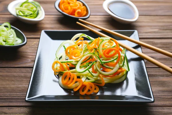 Råa vegetabiliska spaghetti — Stockfoto