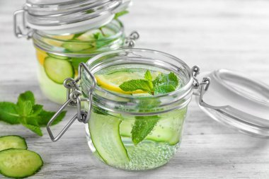 taze salatalık suyu limon