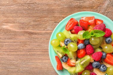 tabak meyve salatası ile 