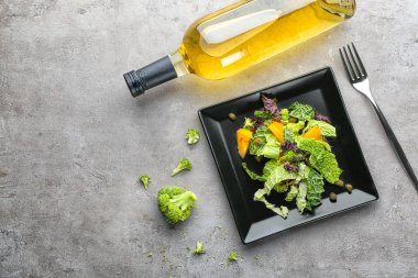 Lezzetli sebze salatası.  