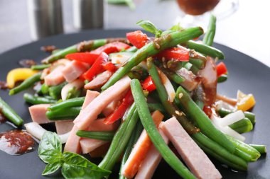 Plaka ile lezzetli taze fasulye 