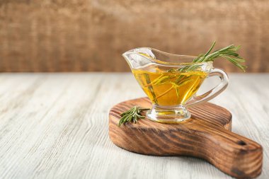 Biberiye yağı ile et suyu tekne 