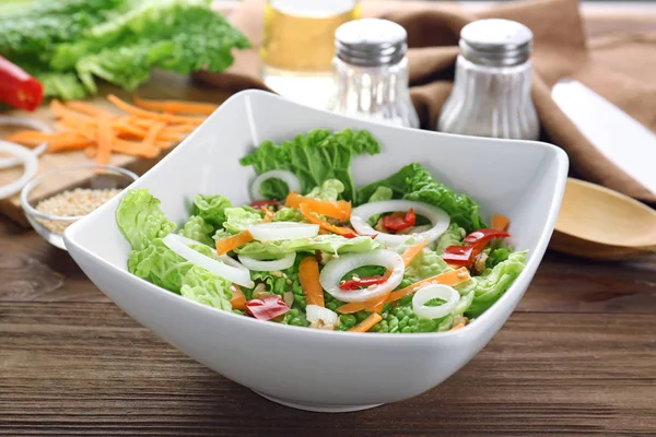 Delicious vegetable salad — Stock Photo, Image