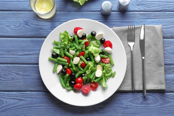 Salat mit grünen Bohnen — Stockfoto
