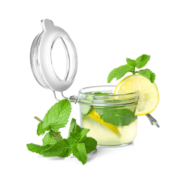 Frisches Gurkenwasser mit Zitrone — Stockfoto