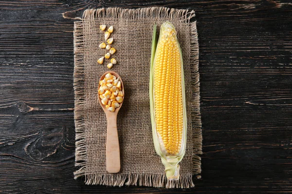 Taze Mısır ile kompozisyon 