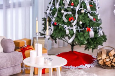 Noel için dekore edilmiş Oda