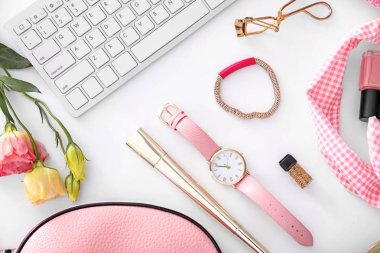 bilgisayar klavye ve aksesuarları ile kozmetik